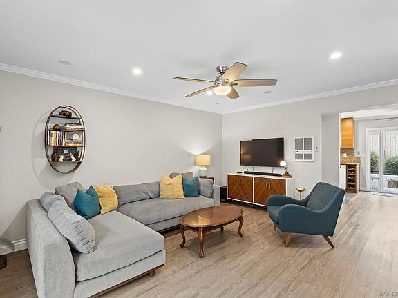 5th image of 981 N Vulcan Ave APT 7