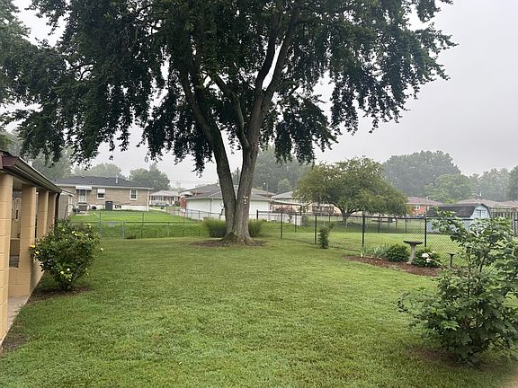 Beautiful Fenced in Back Yard