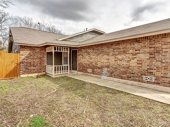 2nd image of 5016 Anacacho St