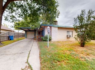 1070 E Gonzales St, Seguin, TX 78155