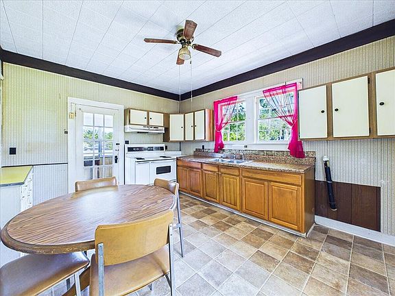5th image of 111 Bryan Hill Dr