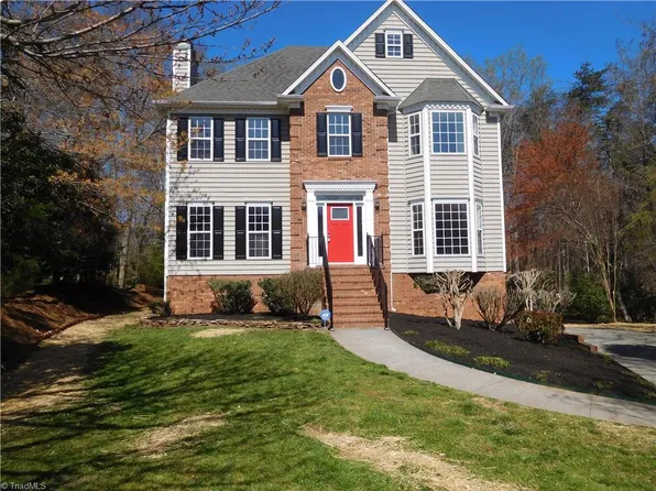 2095 Pembrooke Forest Dr, Winston Salem, NC 27106