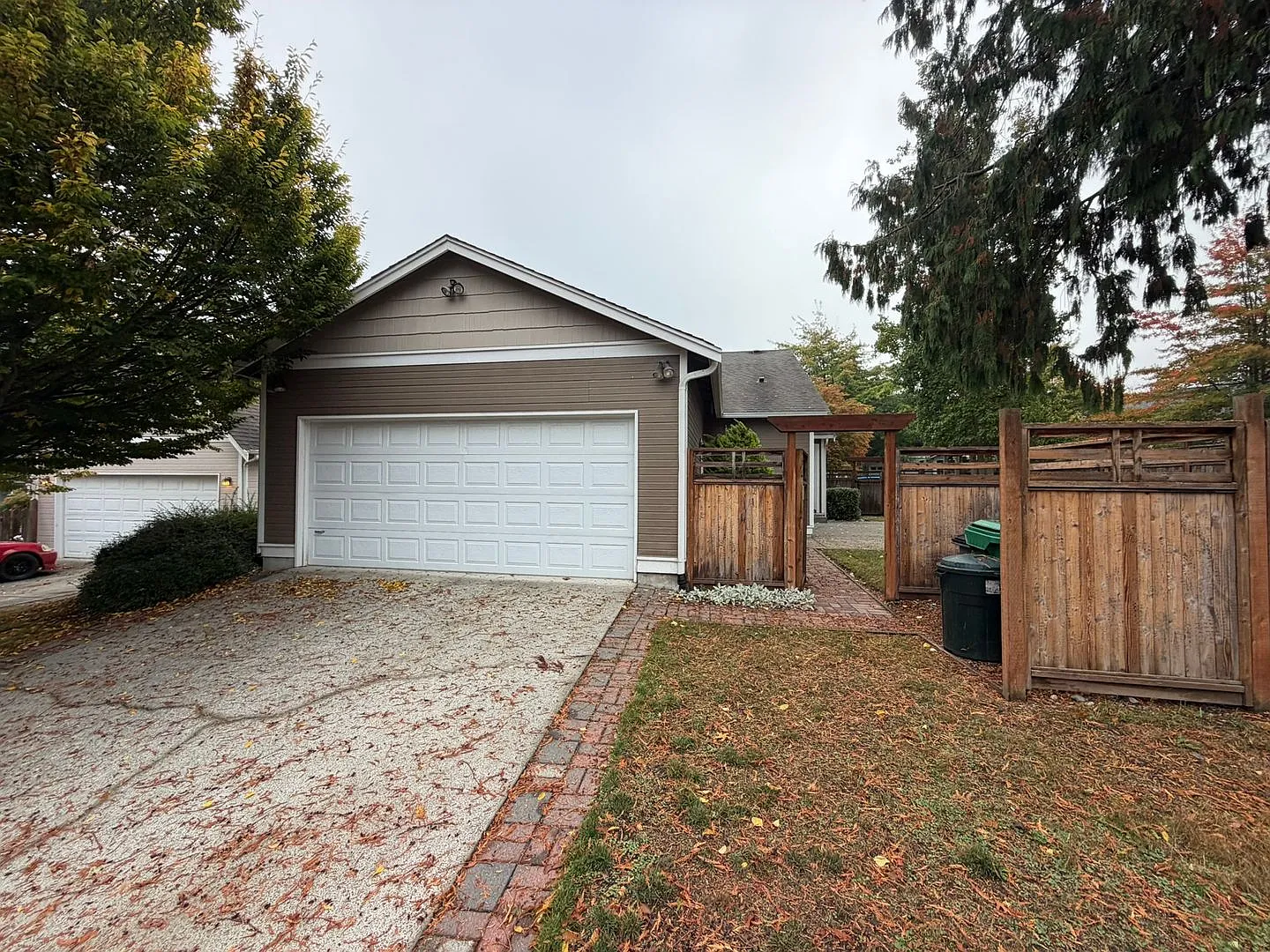 4602 Blakely Drive — Photo 3