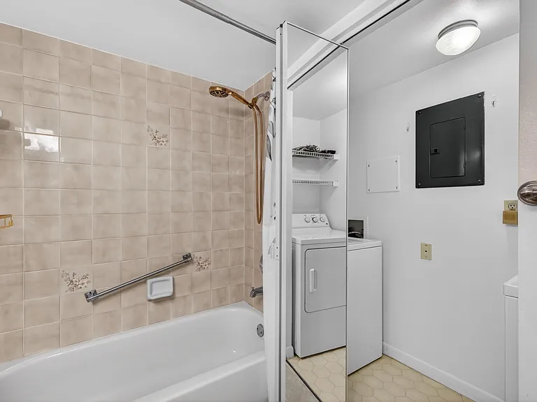 2512 SE Anchorage Cv #2 — Photo 17