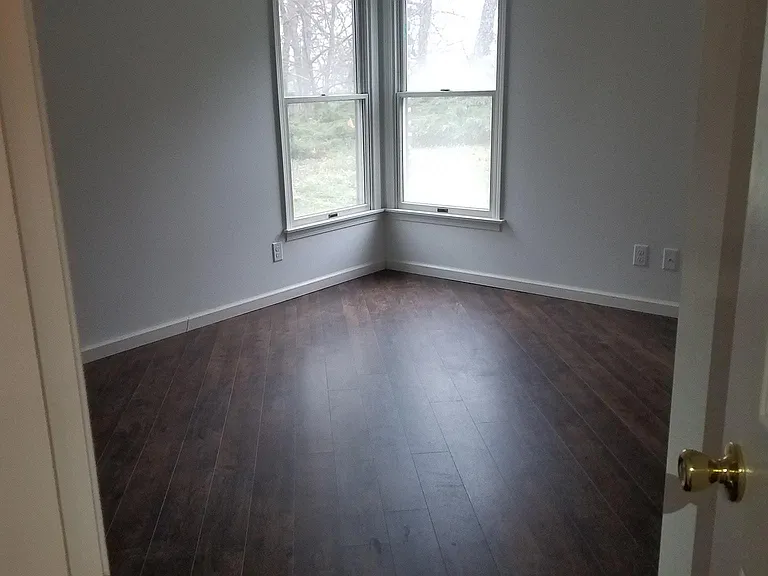 910 Sterling Ct — Photo 33
