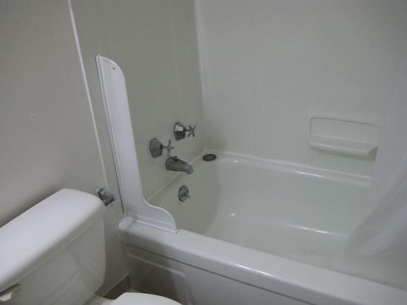 5th image of 1660 Gordon St #200
