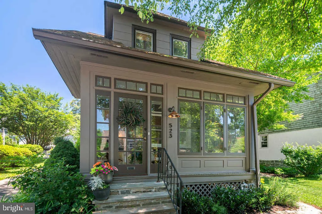 523 Dudley Ave photo 1