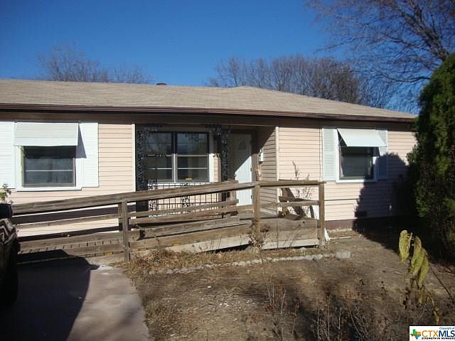 1st image of 205 E Voelter Ave