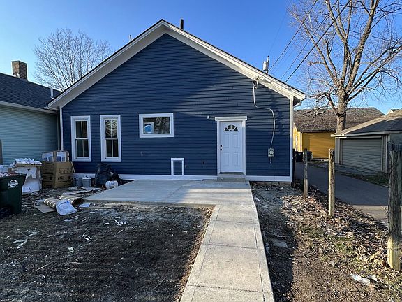 3rd image of 32 Garret St