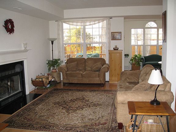 Open floorplan, Great-room, fireplace, hardwood floors