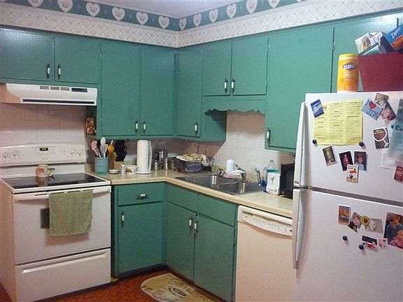 2nd image of 923 W Haseltine St