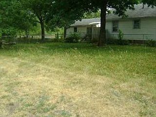 3rd image of 3026 Saner Ave