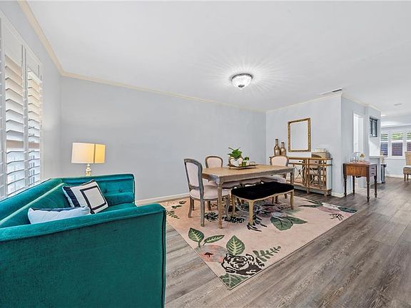 4th image of 5230 Lake Shore Dr