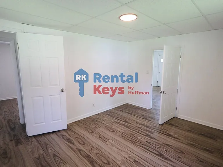 2114 Cass Ave — Photo 5