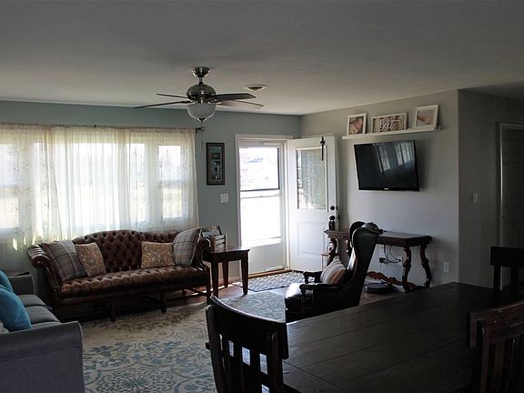 2nd image of 301 E Herman St