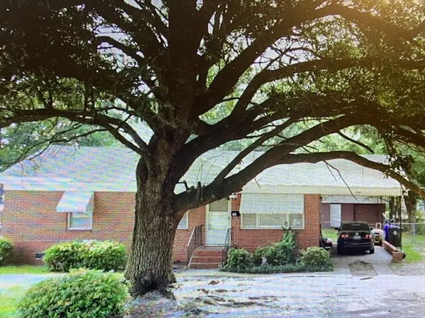 1144 Crull Dr, Charleston, SC 29407