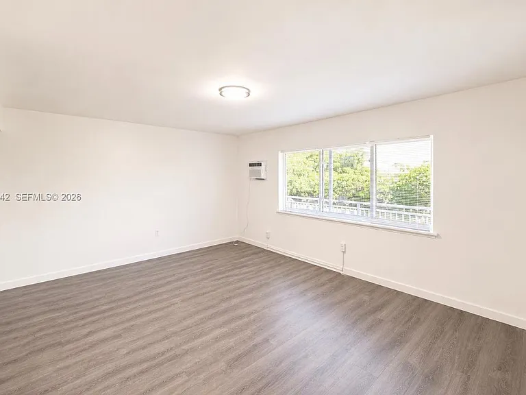 7600 Dickens Ave #2 — Photo 6