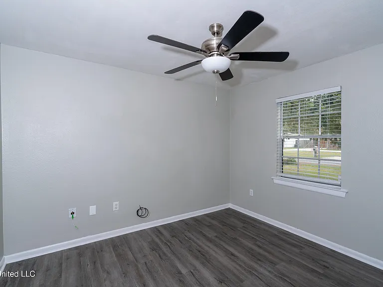206 N Lang Ave — Photo 8