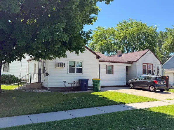 1128 Saint George St, Green Bay, WI 54302
