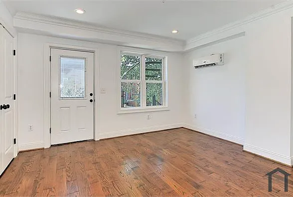 1822 C St NE #1 — Photo 30