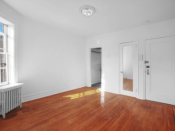 3rd image of 82 Jane St APT 5D