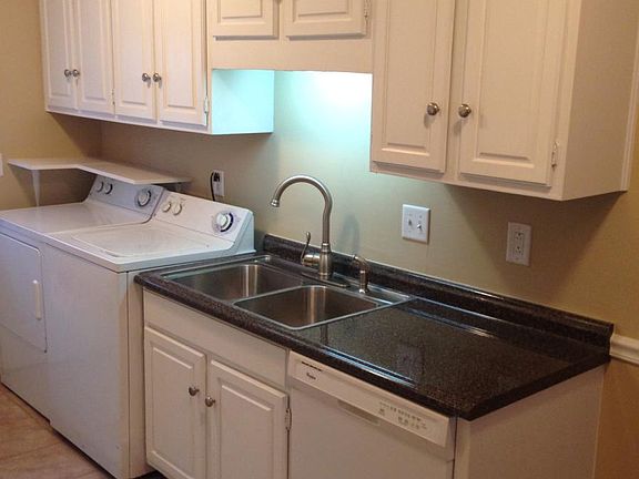 kitchen (right side)