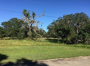 1250 Remington Ct, Angleton, TX 77515