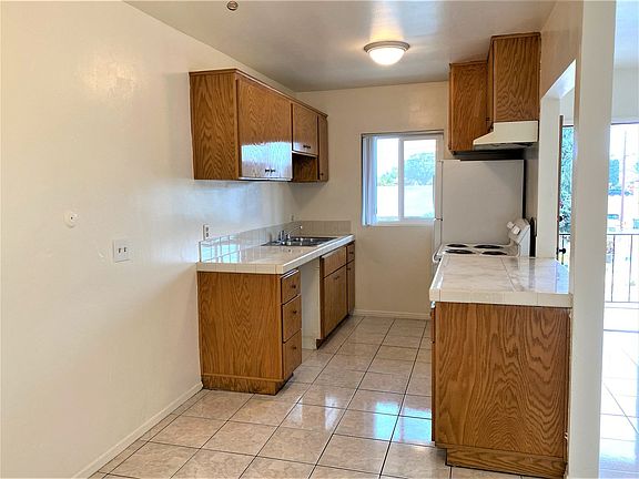 3rd image of 482 Claydelle Ave APT 2