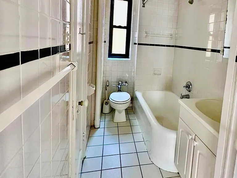 117 E 77th St #9-B — Photo 4