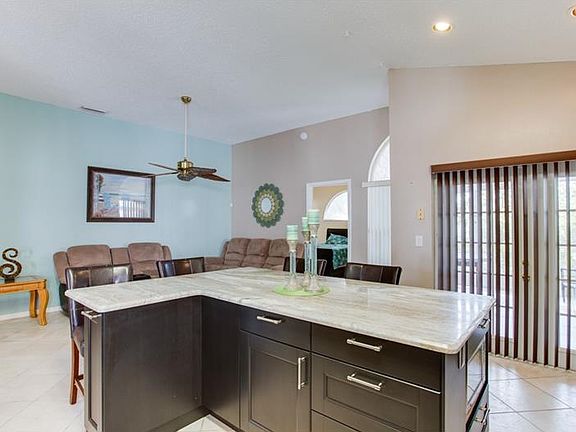 4th image of 8834 Parliament Ct