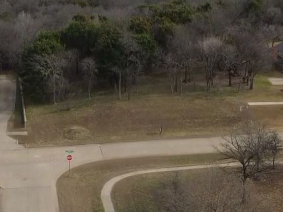 4th image of 2776 S Lake View Dr