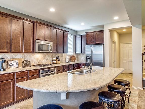 5th image of 5321 Datewood Ln