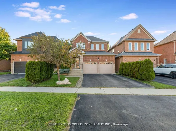 582 Plantation Gate, Newmarket, ON L3X 2C2