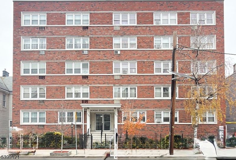 1st image of 154 Bowers St #2D