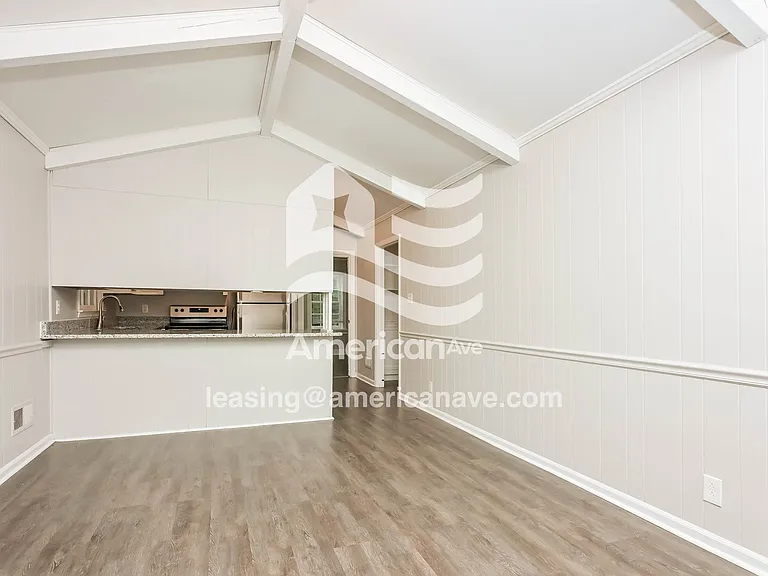 1464460_003_living_room_3.jpg