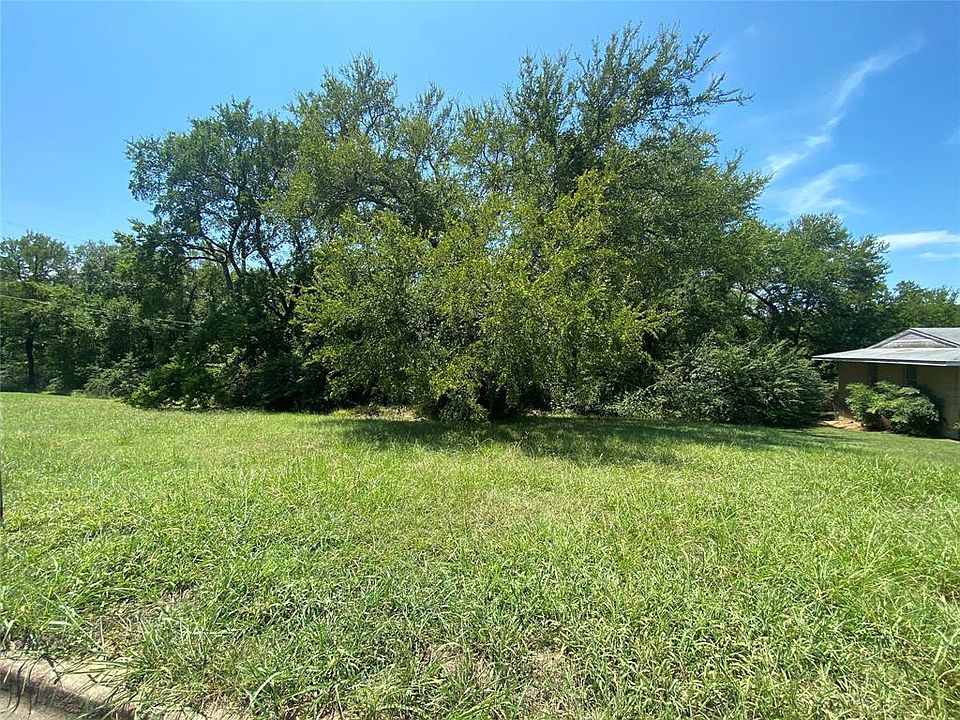 1st image of 15 Geraldine Ln Lot 15