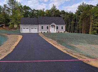 27 Maple, Nottingham, NH 03290