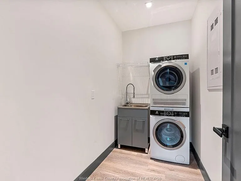1530 Lauzon Rd #109 — Photo 37
