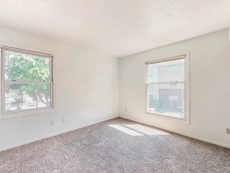 The 31st Street Apartments — Photo 20