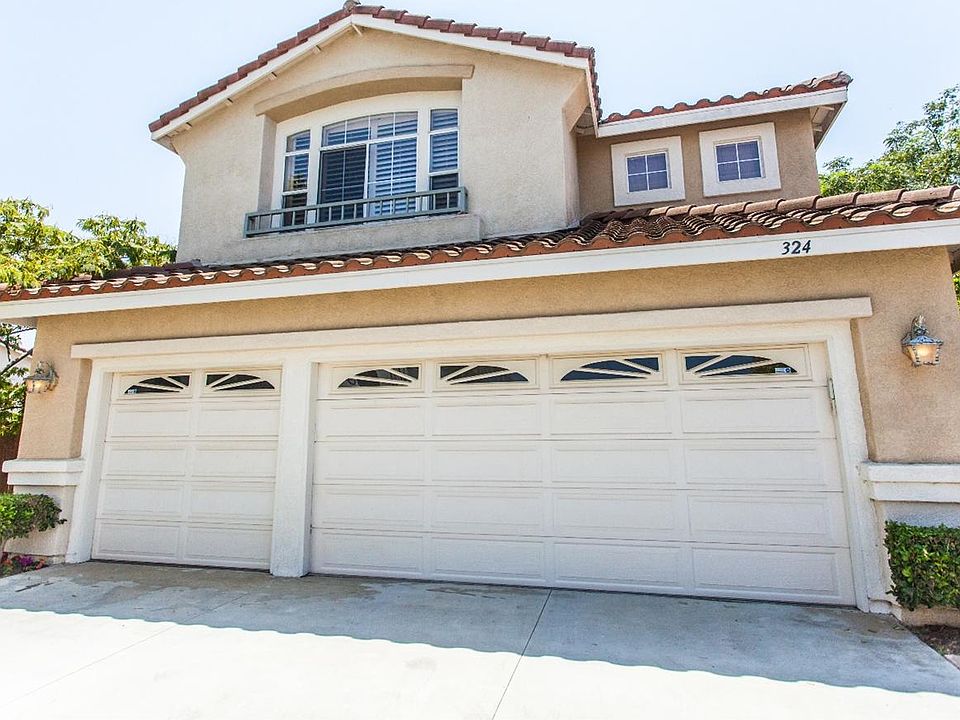 1st image of 324 Avenida Valencia