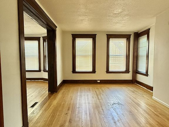 5th image of 322 Edgewood Ave #2B