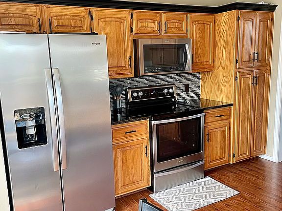 5th image of 105 S Austin Pl
