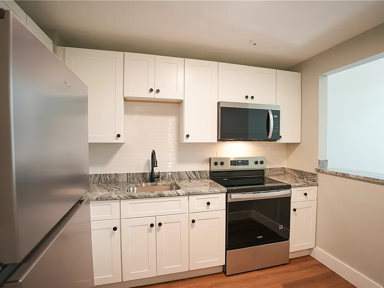 366 Main St #105 — Photo 2