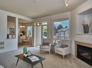 710 240th Way SE #204, Sammamish, WA 98074