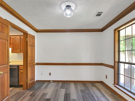 5th image of 3428 Kenbridge Dr
