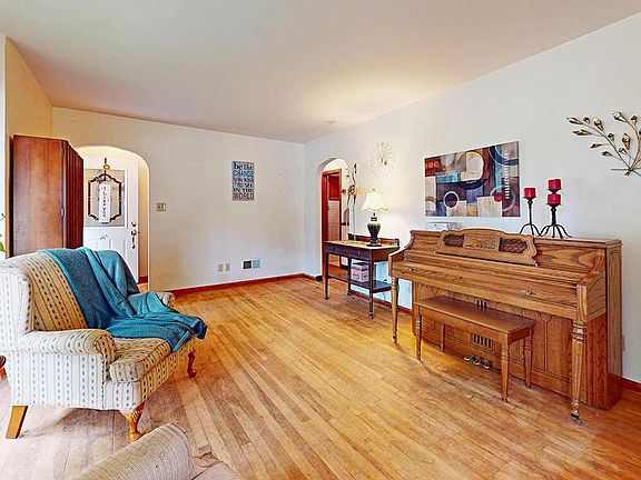 2nd image of 2402 S 9th STREET