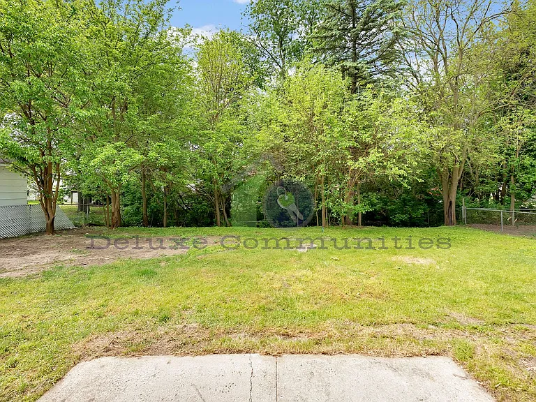 1244 Katrina Dr SE — Photo 32