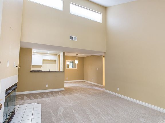 4th image of 23839 Del Monte Dr Unit 92