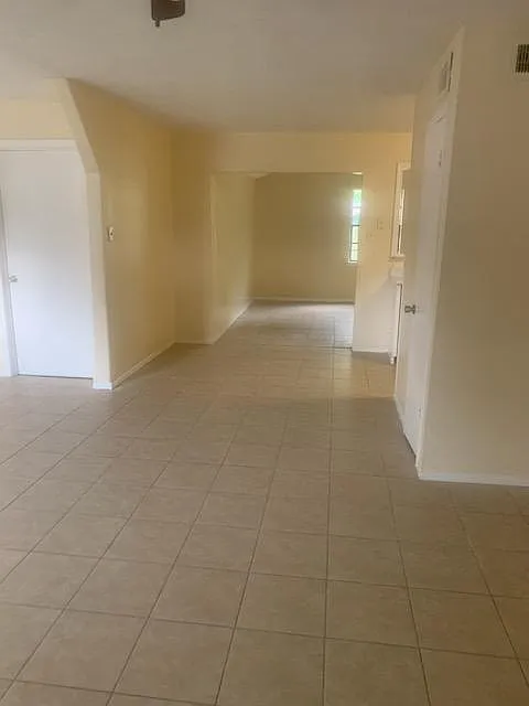 4 bed, 1437 sqft, $1,500 — Photo 4