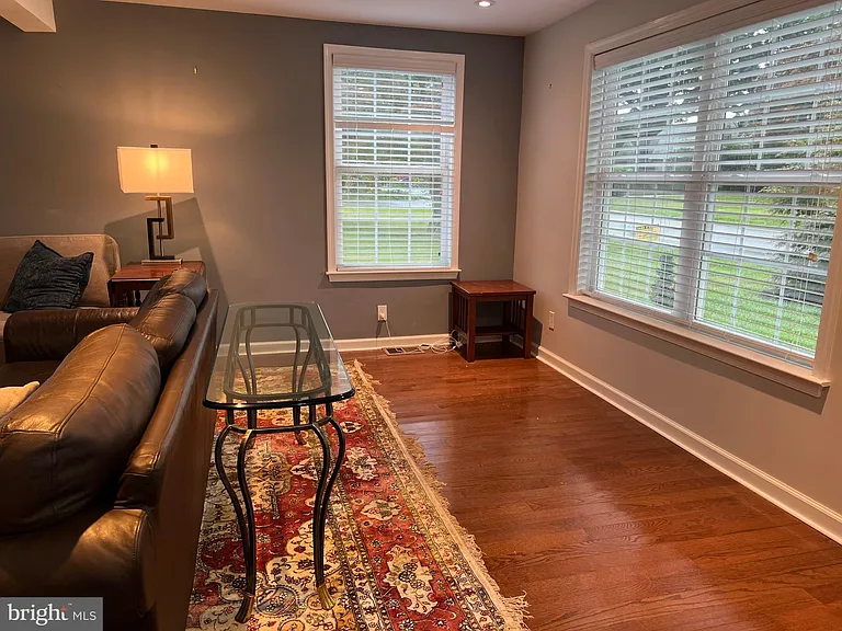 39 Van Leer Ave — Photo 22